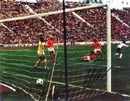 Gerd Muller gör mål mot Holland VM final 74